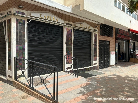 Fachada de la Panadería Confitería Laguna del Mar en La Cala del Moral