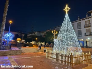 Alumbrado de Navidad en la Plaza Gloria Fuertes de La Cala del Moral