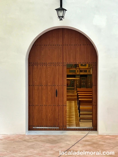 Entrada Ermita de Nuestra Señora del Carmen de La Cala del Moral restaurada en 2024