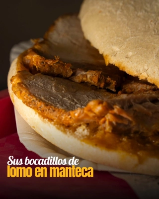 Bocadillo de Lomo en Manteca de Hoyofuera Bocadillo de lomo en manteca de Hoyofuera, especialidad del bar en La Cala del Moral